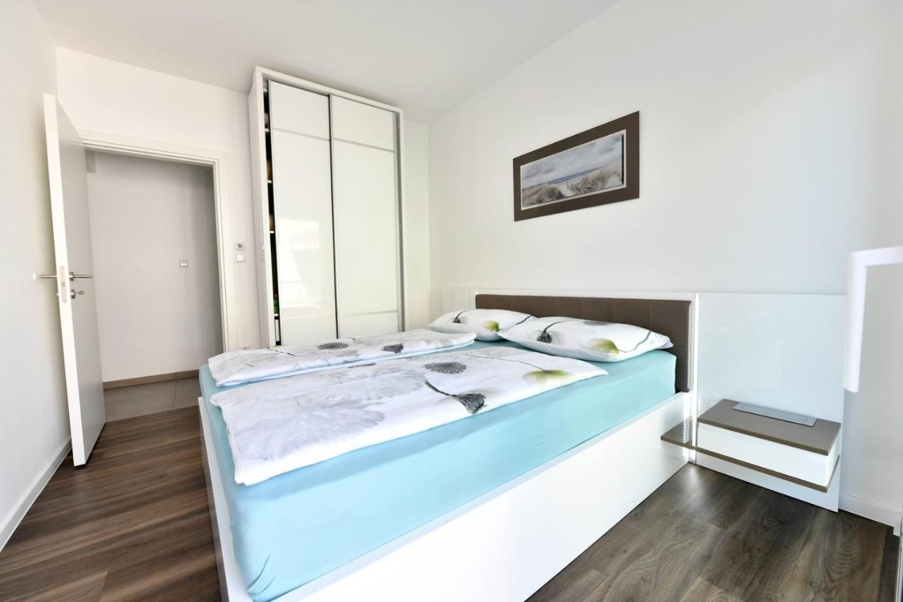 Apartments Mary Malinska Esterno foto