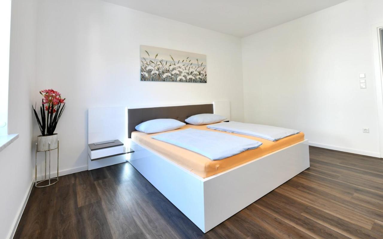 Apartments Mary Malinska Esterno foto