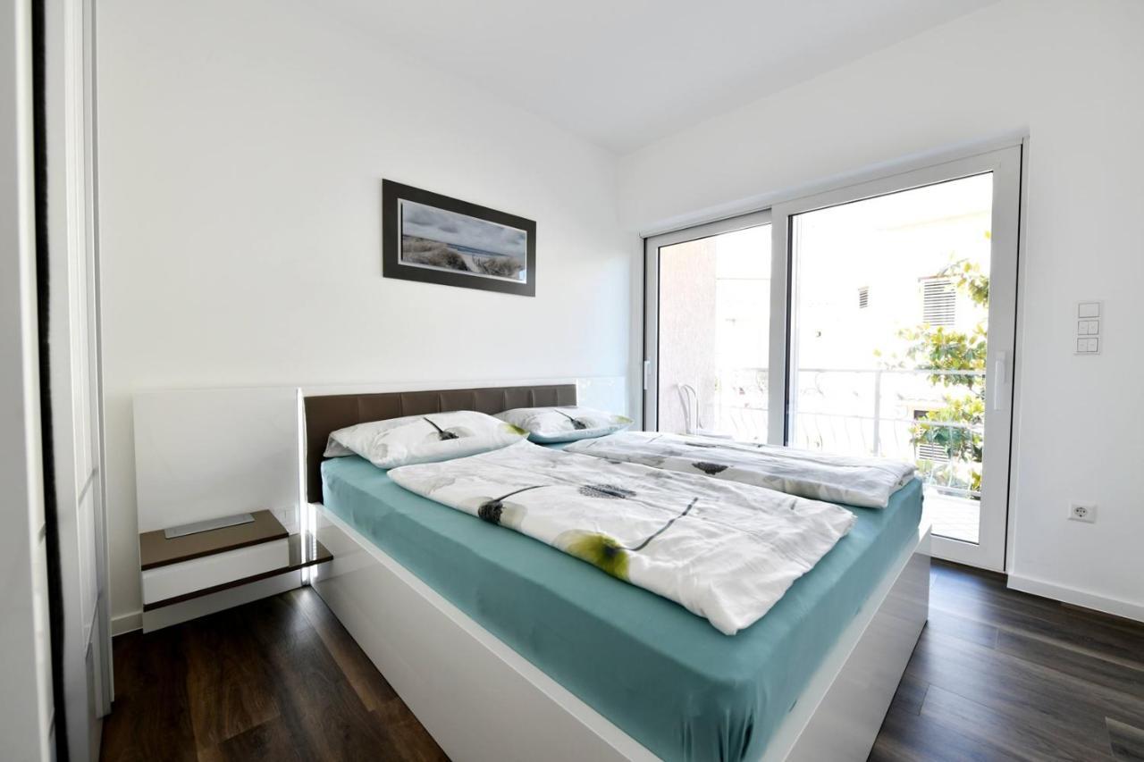 Apartments Mary Malinska Esterno foto